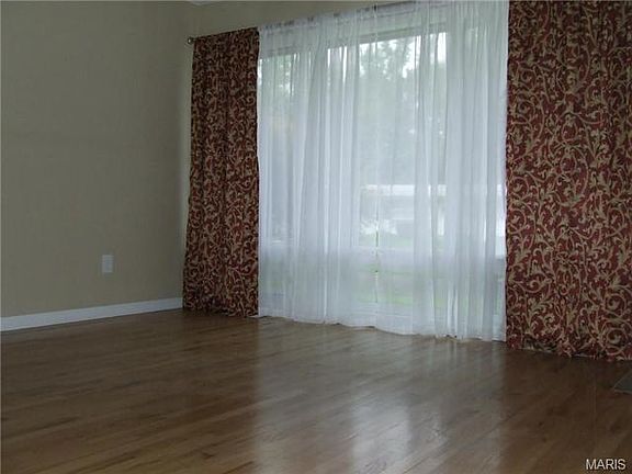 2nd image of 170 Duquette Ln