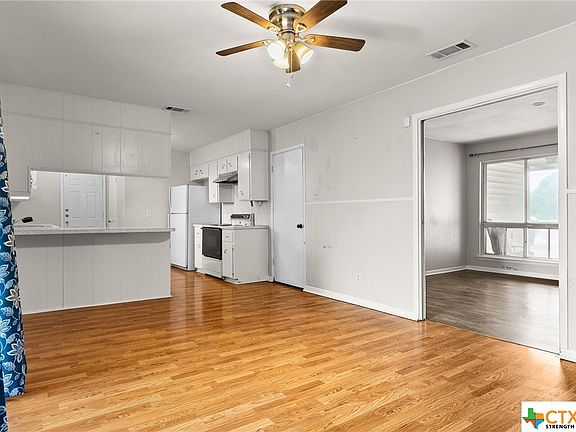 5th image of 2910 Chaucer Dr