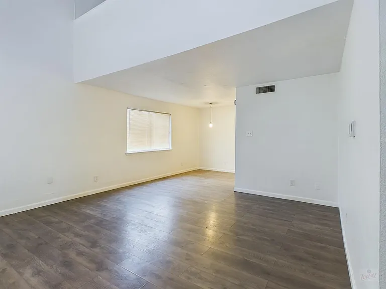 2124 Burton Dr #140 — Photo 4