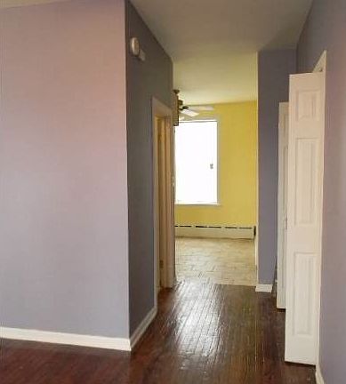 5th image of 4929 W Drummond Pl #1