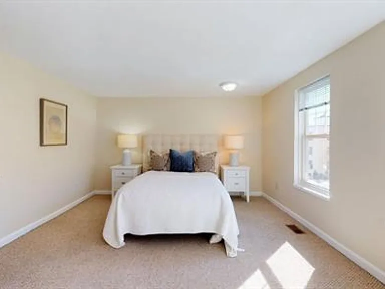137 Glenville Ave #2 — Photo 15