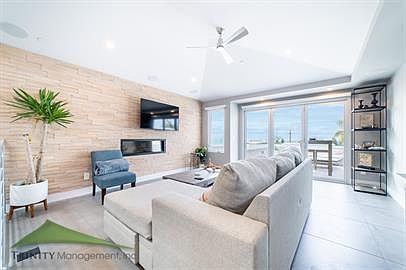 2nd image of 2335 Cambridge Ave #1