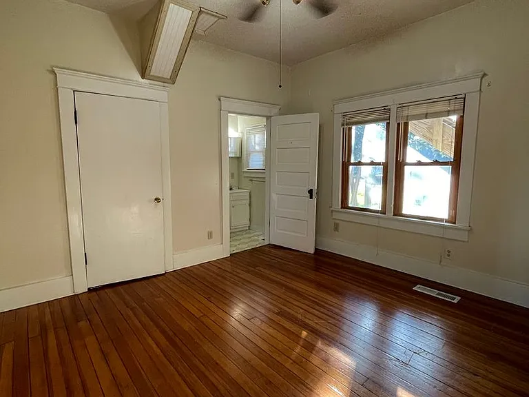 1127 Market St — Photo 9