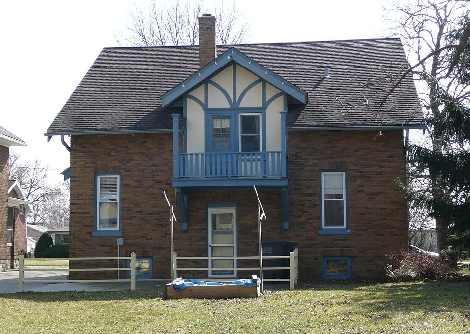 2nd image of 2932 Elm St
