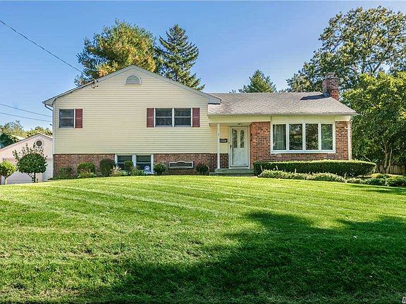 2nd image of 3 Mohegan Pl
