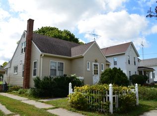 220 E Main St, Genoa, IL 60135