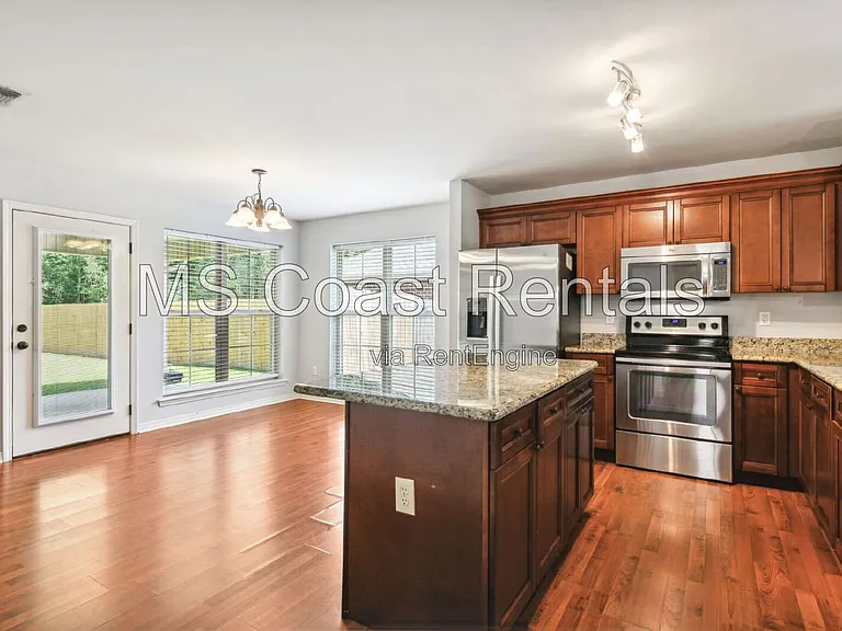 11523 Caroline Ct — Photo 11