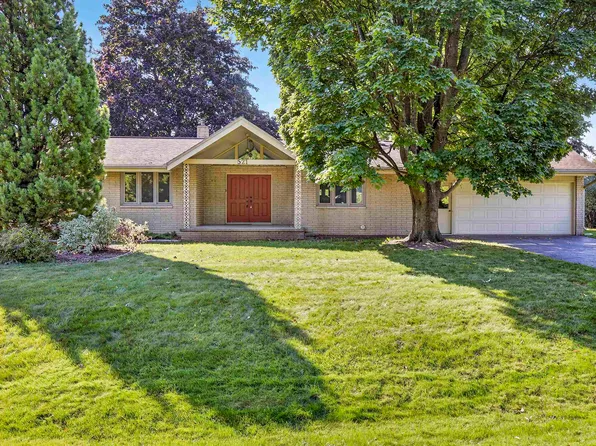 521 W Seneca Dr, Appleton, WI 54911
