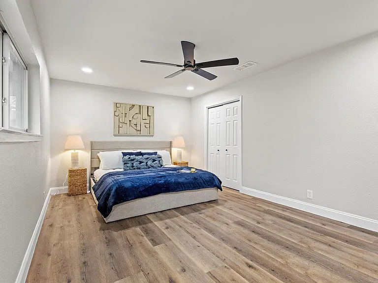3327 Carriage Cir — Photo 29