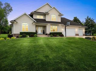 5857 Wells Ln, Cedar Rapids, IA 52411