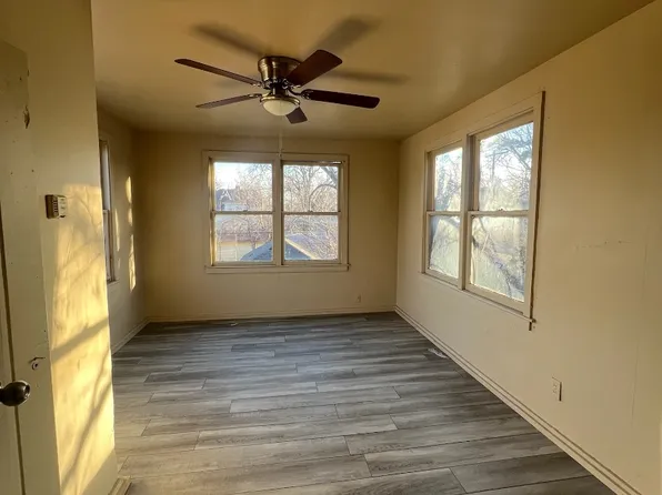 213 W 9th Ave APT 1-3, Hutchinson, KS 67501