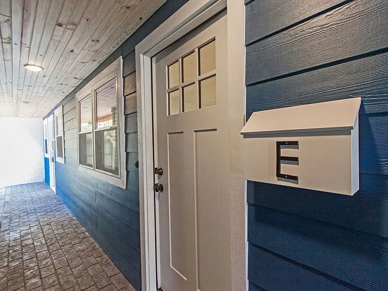 400 W Poplar St #E — Photo 24