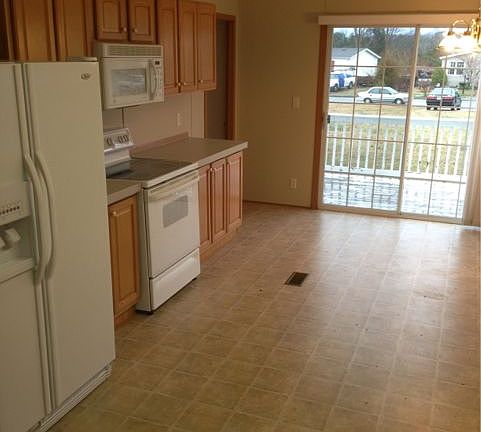 Kitchen/Dining area