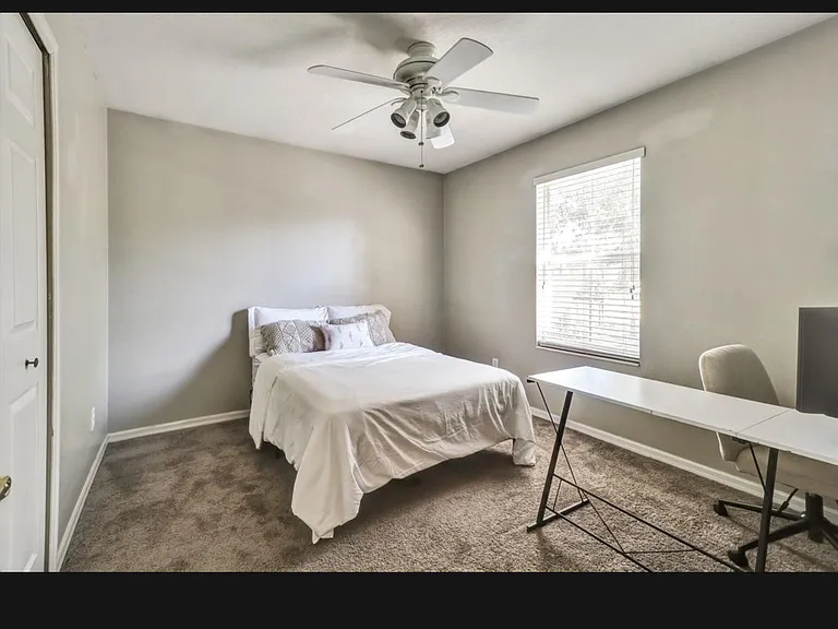 2761 Retreat View Cir — Photo 29