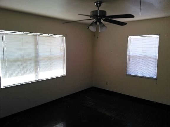 5th image of 109 E 144th Ave