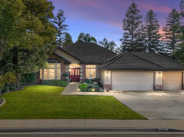 7909 Willow Creek Dr, Bakersfield, CA 93308