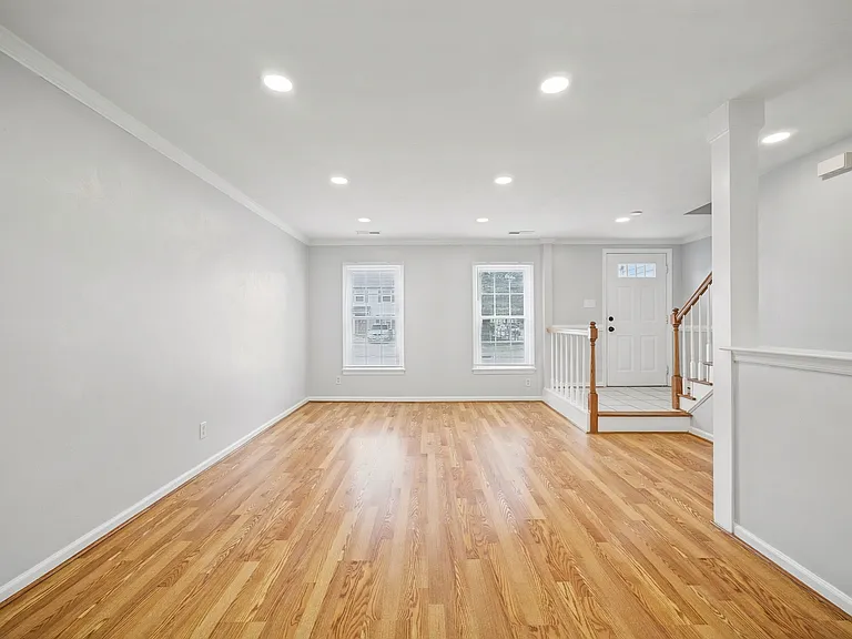 254 Weller Blvd — Photo 6