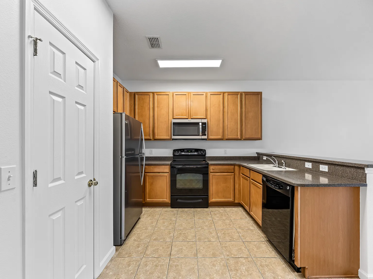 2 bed, 1467 sqft, $1,900 — Photo 4