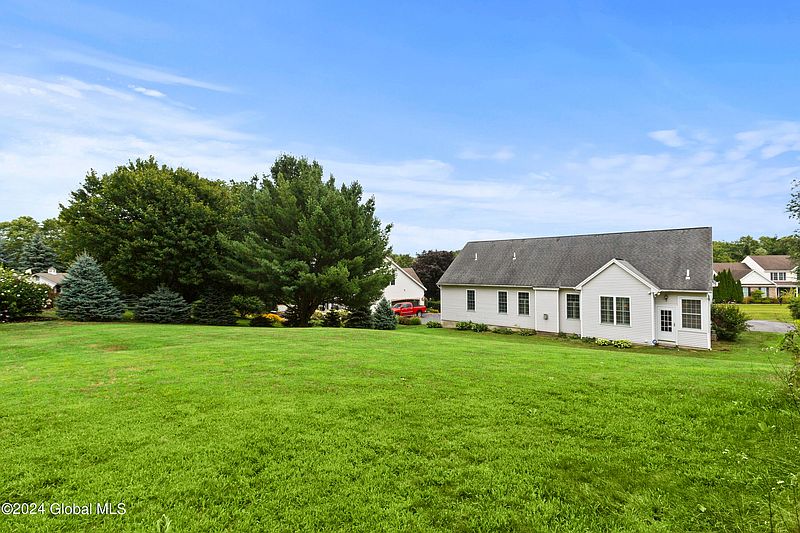 2nd image of 8 Moreland Drive