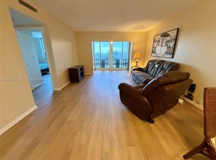 Hillcrest, Hollywood, FL 33021