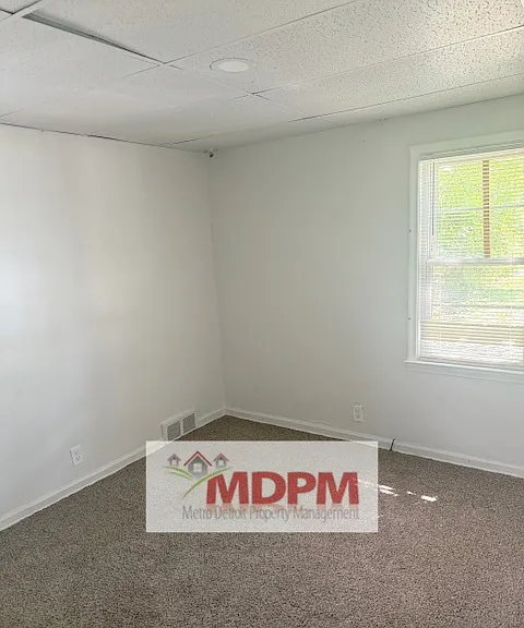 12210 Longview St — Photo 5