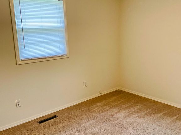 5th image of 3435 N Farm Road 171 Ln #171