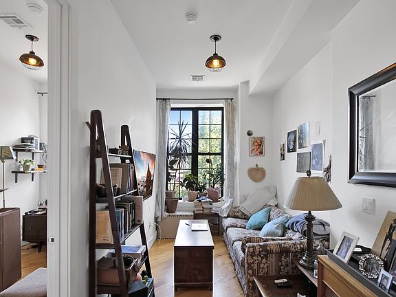 5th image of 382 Quincy St #3