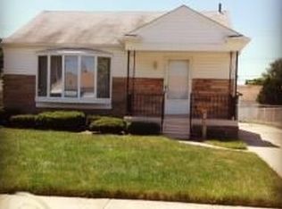 29465 Rosslyn Ave, Garden City, MI 48135