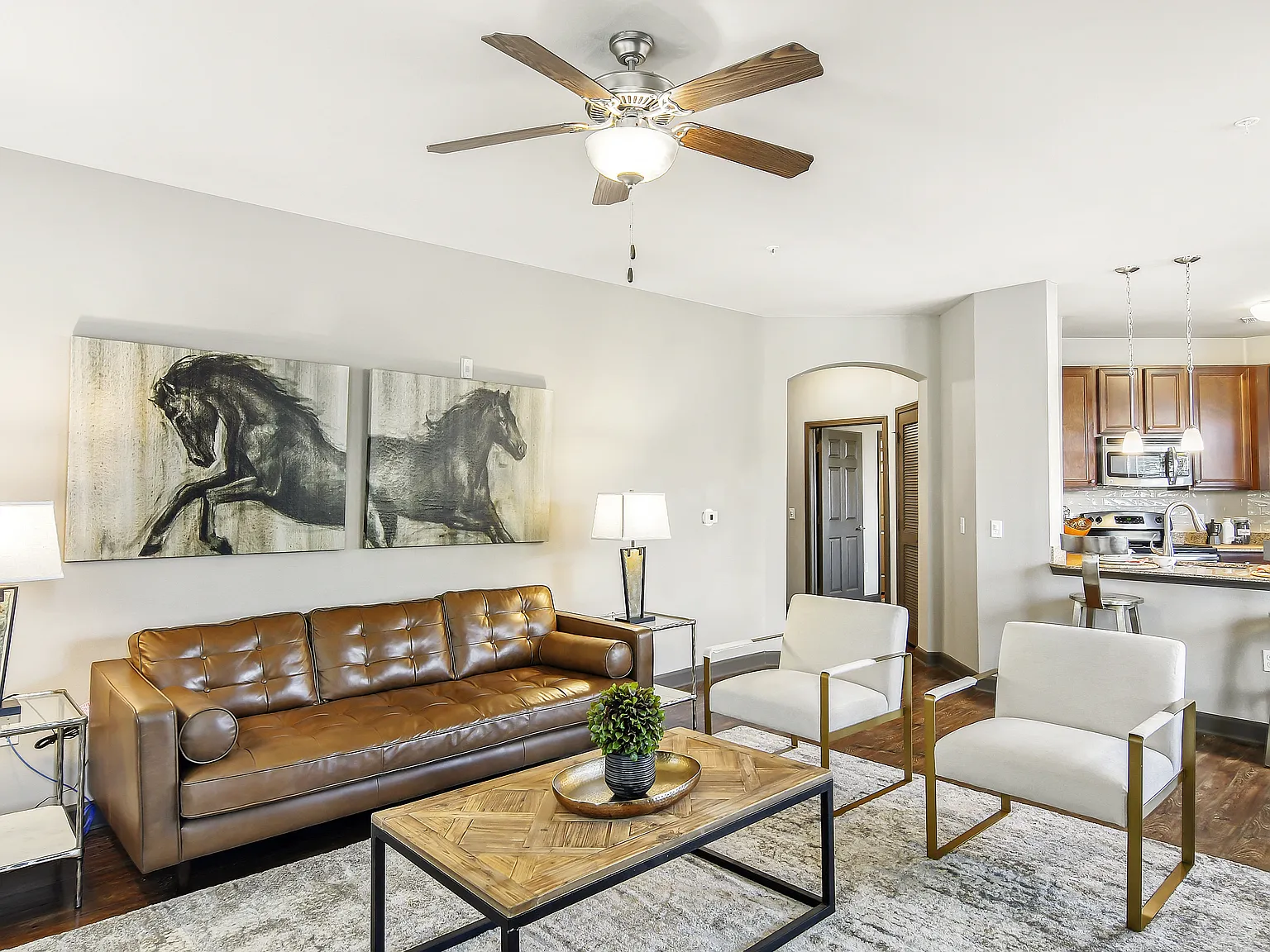 Wellington Grande Apartment Homes — Photo 2