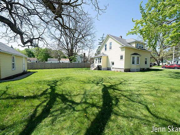 5th image of 3006 Locke Ave SW