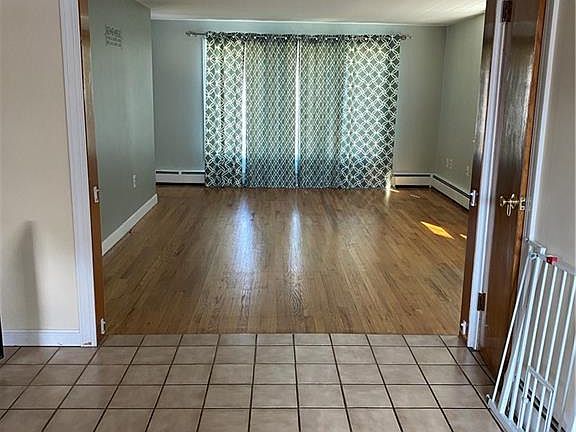4th image of 32 Palm St