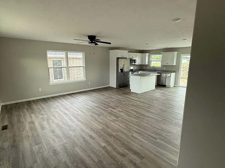 582-580 W Goodman Dr #580 — Photo 3