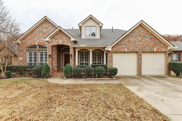 1st image of 2704 Pinehurst Dr