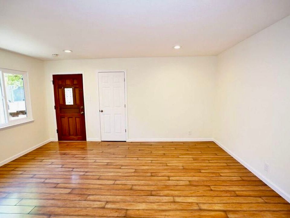 1st image of 1128 King St
