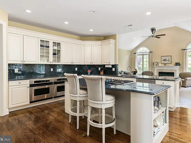 9 Timber Green Ct — Photo 2