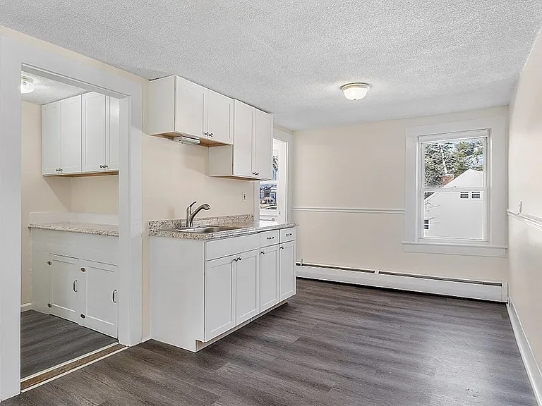 8 Main St #2-R — Photo 5