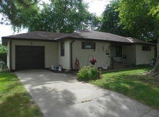140 S Garfield St, Fremont, NE 68025