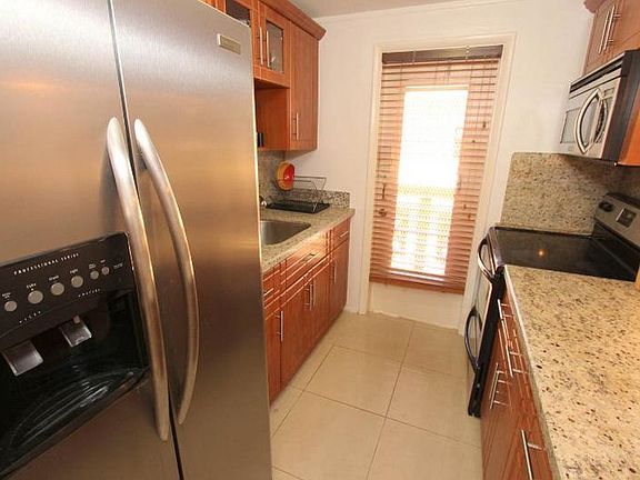 3rd image of 1725 James Ave #24-2