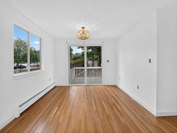 4th image of 74 Loomis St