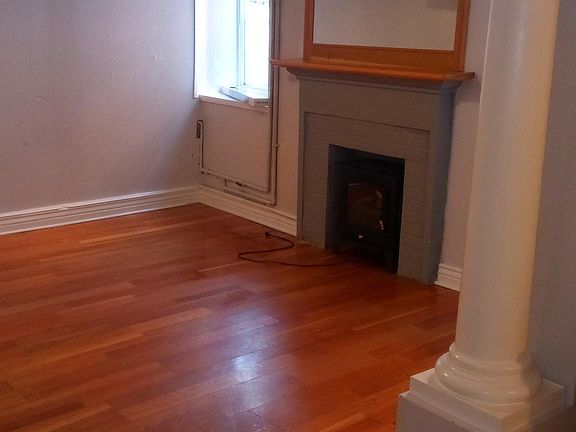 3rd image of 1560 N Vine St