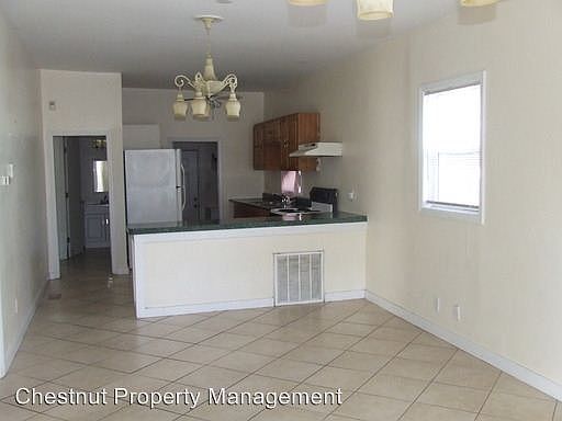 2nd image of 415 N 10th St
