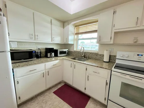 2825 Crosley Dr E APT I, West Palm Beach, FL 33415