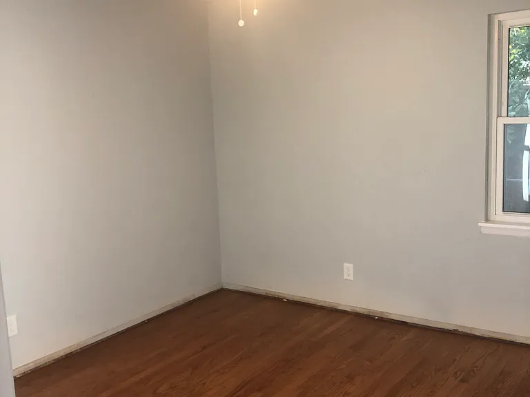 101 Dover Dr — Photo 2
