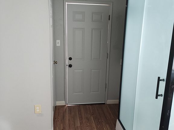 3rd image of 1413 Kingfield Dr #E