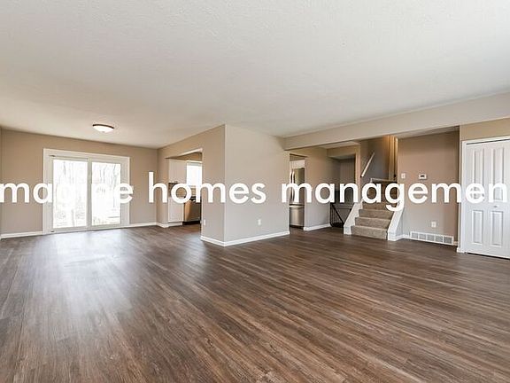 4th image of 15614 Creekwood Ln