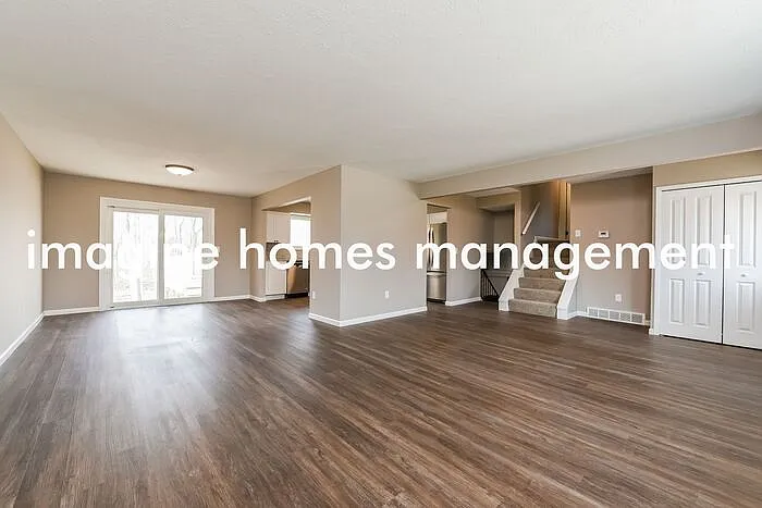 15614 Creekwood Ln — Photo 4