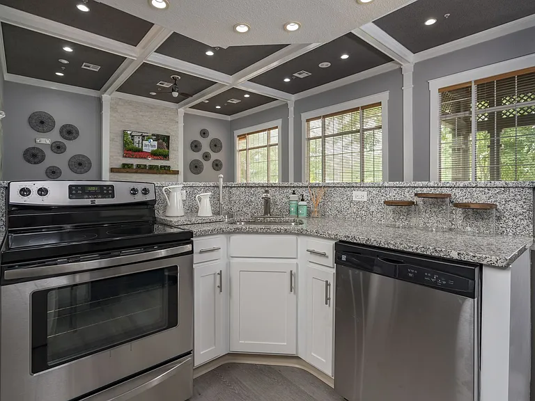 Liberty Pointe — Photo 18