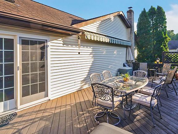 Deck with Sunsetter awning