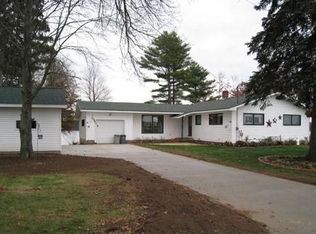 724 Lakeview Dr, Chetek, WI 54728