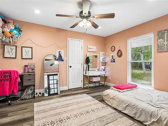5th image of 124 Golden Pheasant Dr